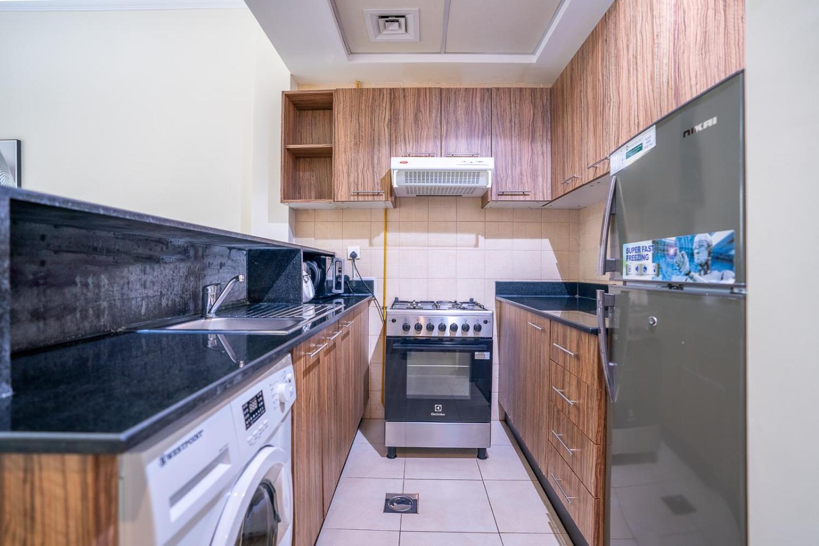 Rh- Urban Living, Near Mall, Downtown Apartment